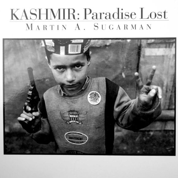 Image of book cover for Kashmir: Paradise Lost by Martin Sugarman